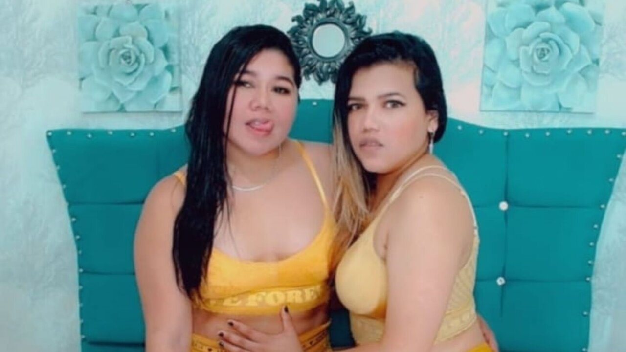 AmyandTammy's Live Webcam and Bio