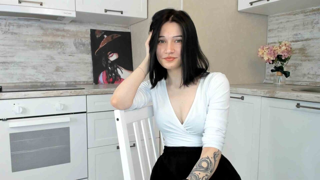 HildHailey's Live Webcam and Bio