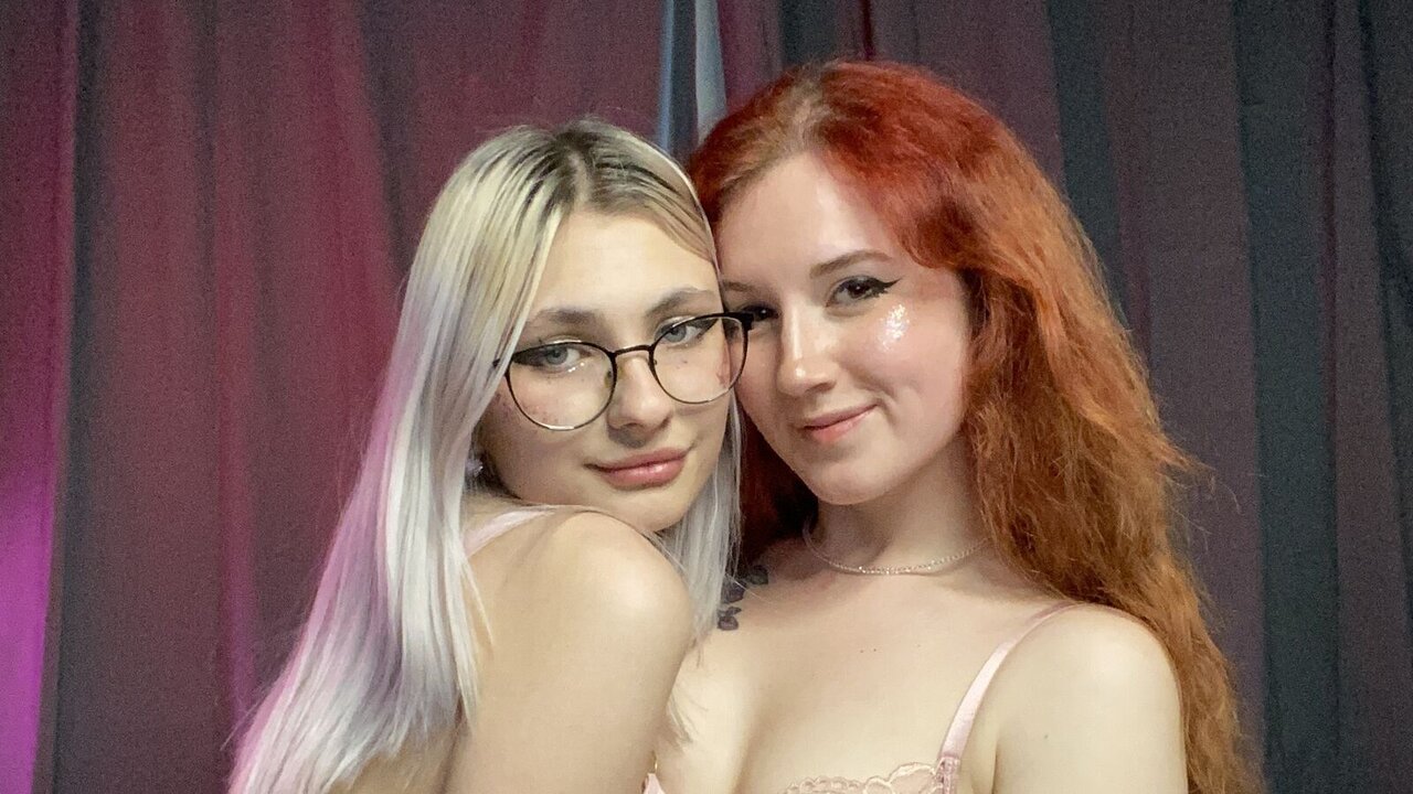 MaureenAndLorna's Live Webcam and Bio