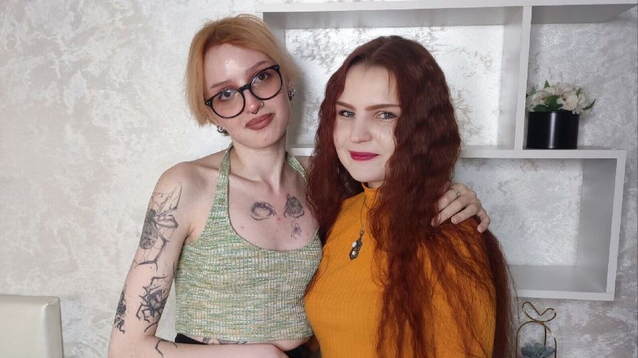 OdellaAndHarriet's Live Webcam and Bio