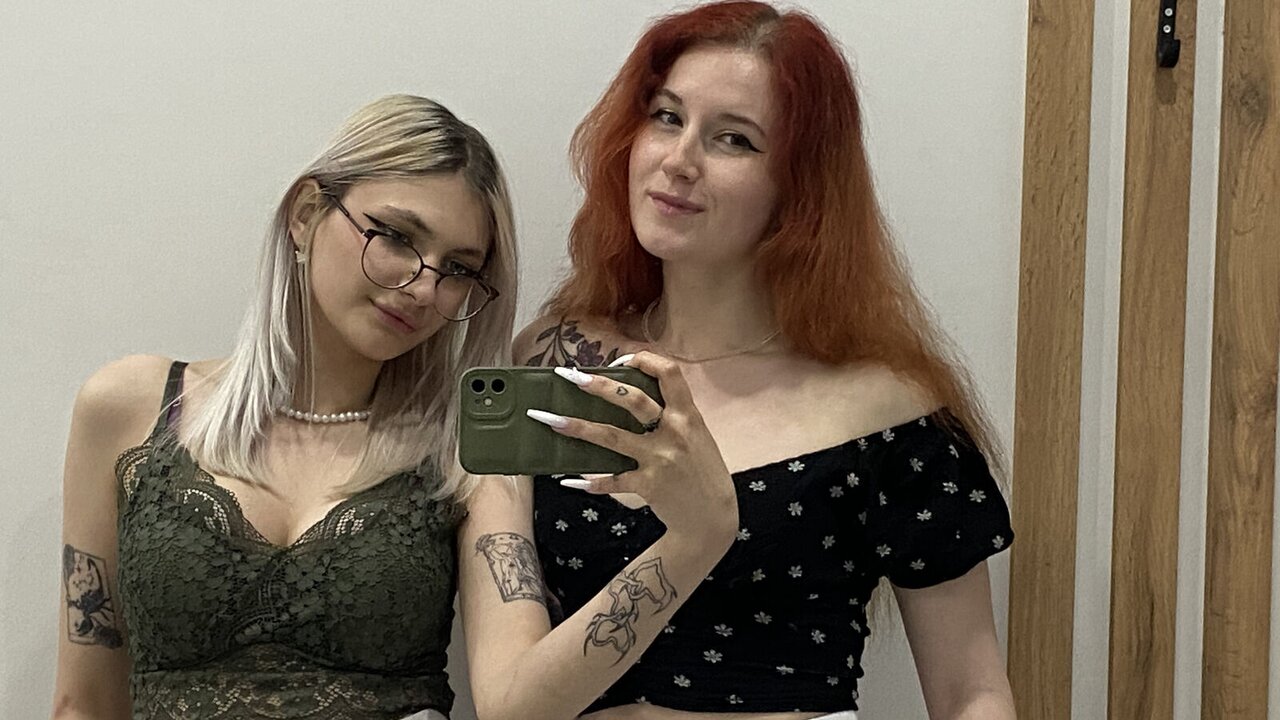 SilviaAndTayte's Live Webcam and Bio